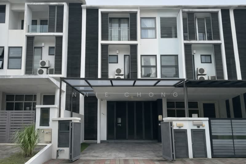 3-storey Terraced House for Sale in Taman Puncak Jalil (Seri Kembangan) - Annie Chong - Exterior - PropertyGuru.com.my