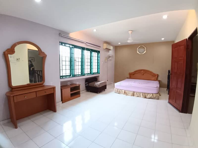 2-storey Terraced House for Rent in Taman Sentosa (Klang) - Teresa Teng - Bedroom - PropertyGuru.com.my