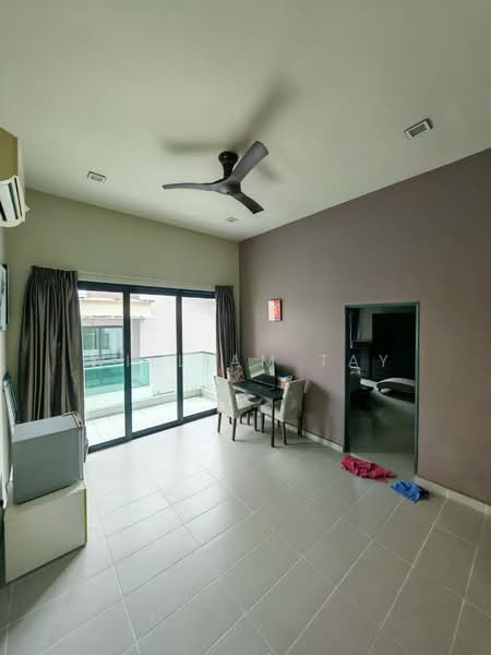 Rumah Berkembar untuk Dijual di Taman Kempas Utama (Tebrau) - William Tay - Living Room - PropertyGuru.com.my