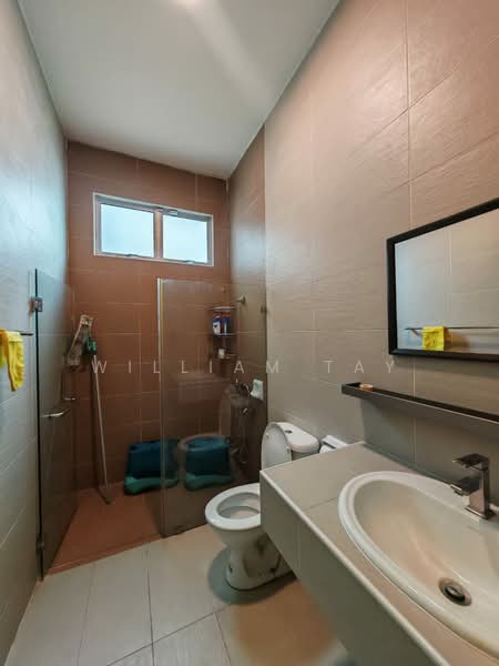 Rumah Berkembar untuk Dijual di Taman Kempas Utama (Tebrau) - William Tay - Bathroom - PropertyGuru.com.my
