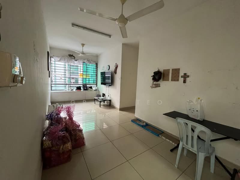 Apartment for Sale at University Condo Apartment 1 (UCA 1) - Grace Teo - Living Room - PropertyGuru.com.my