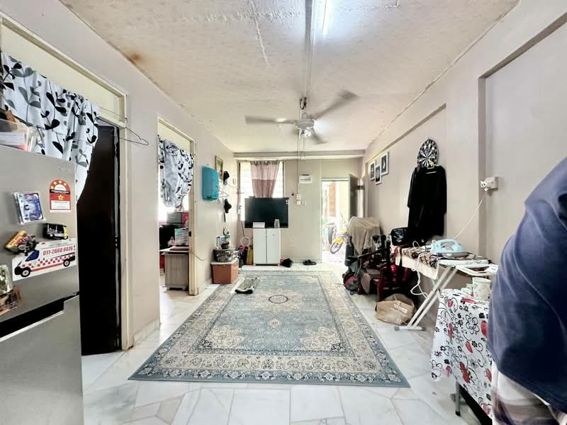 Rumah Flat untuk Dijual di Seksyen 1 Wangsa Maju Flat - Afiq Sham - Living Room - PropertyGuru.com.my