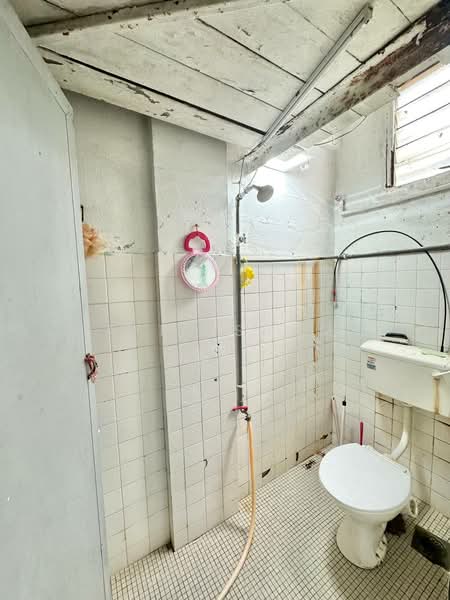 Rumah Flat untuk Dijual di Seksyen 1 Wangsa Maju Flat - Afiq Sham - Bathroom - PropertyGuru.com.my
