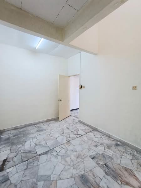 1-storey Terraced House for Rent in Johor Bahru (Johor) - Daniel Ling - Interior - PropertyGuru.com.my