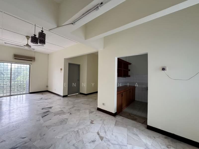 Pangsapuri untuk Dijual di Pelangi Court - Penny Chia - Living Room - PropertyGuru.com.my