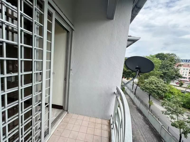 Pangsapuri untuk Dijual di Pelangi Court - Penny Chia - Balcony - PropertyGuru.com.my