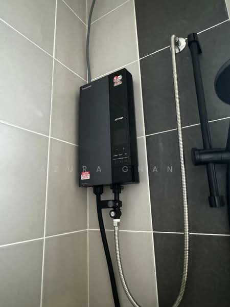 Rumah Teres 2 Tingkat untuk Dijual di Kepala Batas (Penang) - Azura Ghani - Bathroom - PropertyGuru.com.my