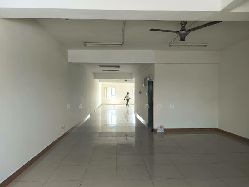Kedai / Pejabat untuk Disewa di Saujana Impian (Kajang) - Katty Soon - Corridor - PropertyGuru.com.my