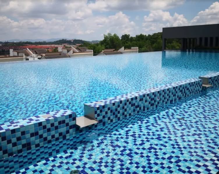 Pangsapuri untuk Dijual di Residensi Bukit Palma 2 (Palm Hill Residence 2) - Fifi Natasya - Pool - PropertyGuru.com.my