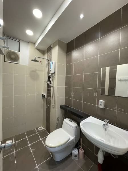 Apartment for Sale at D'Rich Executive Suites - April Chin - Bathroom - PropertyGuru.com.my