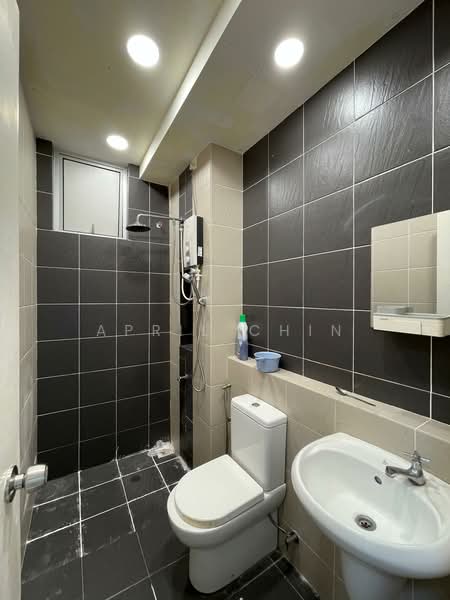Apartment for Sale at D'Rich Executive Suites - April Chin - Bathroom - PropertyGuru.com.my