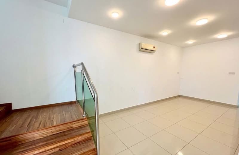 Semi-Detached House for Sale in Taman Bukit Serdang (Seri Kembangan) - Chew Ken San - Interior - PropertyGuru.com.my