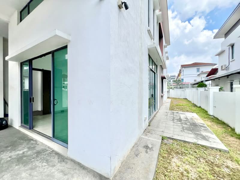 Semi-Detached House for Sale in Taman Bukit Serdang (Seri Kembangan) - Chew Ken San - Exterior - PropertyGuru.com.my