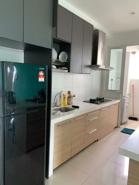 Kondominium untuk Disewa di Scenaria @ North Kiara Hills - Yan . - Kitchen - PropertyGuru.com.my