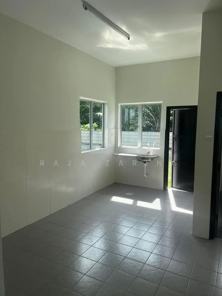 Rumah Teres 1 Tingkat untuk Dijual di Manjung (Perak) - Raja Zarina - Kitchen - PropertyGuru.com.my