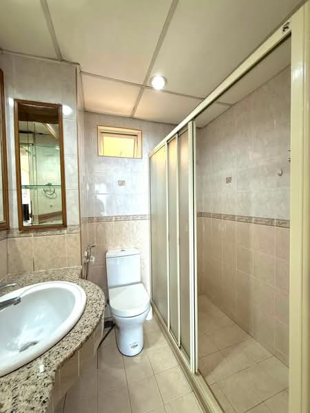 Condominium for Rent at Gold Coast Resort Condominium - Mavis Lim - Bathroom - PropertyGuru.com.my