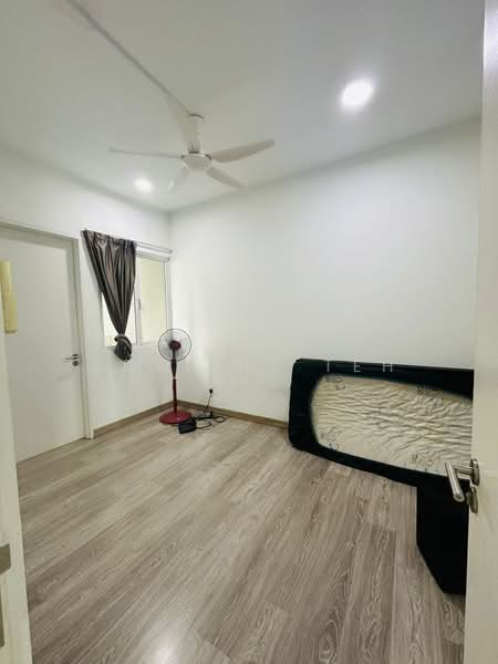 Kondominium untuk Dijual di Le Yuan Residence - Adeline Teh - Bedroom - PropertyGuru.com.my