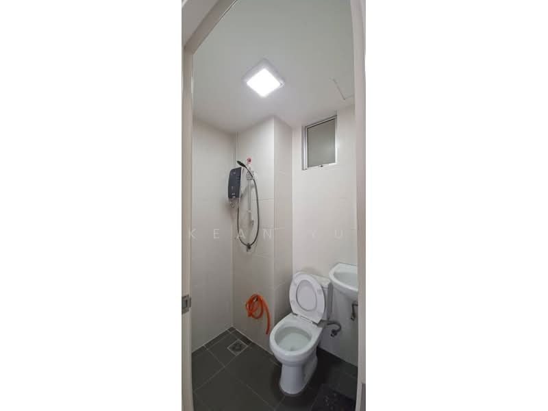 Kondominium untuk Disewa di Sky Awani Residensi 1 - Kean Yu - Bathroom - PropertyGuru.com.my