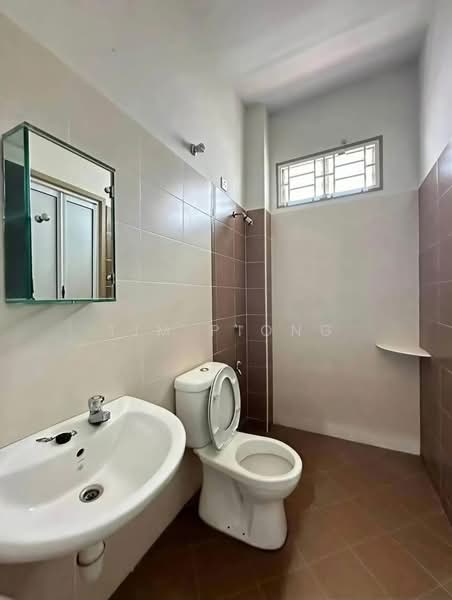 2-storey Terraced House for Sale in Taman Krubong Jaya (Krubong) - Tim Piong - Bathroom - PropertyGuru.com.my