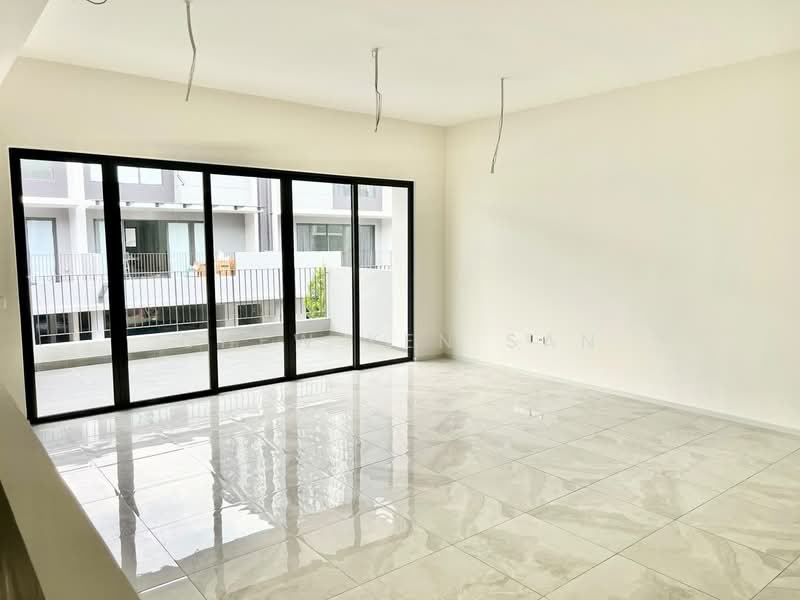 Terraced House for Sale in Taman Bukit Serdang (Seri Kembangan) - Chew Ken San - Balcony - PropertyGuru.com.my