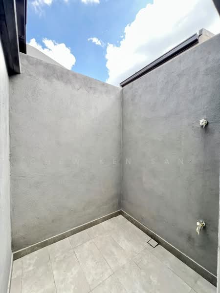 Terraced House for Sale in Taman Bukit Serdang (Seri Kembangan) - Chew Ken San - Exterior - PropertyGuru.com.my