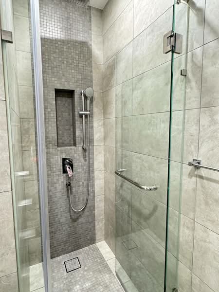 Servis Apartment untuk Disewa di The Sentral Suites - Anson Choo - Bathroom - PropertyGuru.com.my