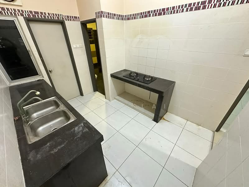 2-storey Terraced House for Sale in Bandar Tasik Puteri (Rawang) - Nicky Lai - Kitchen - PropertyGuru.com.my