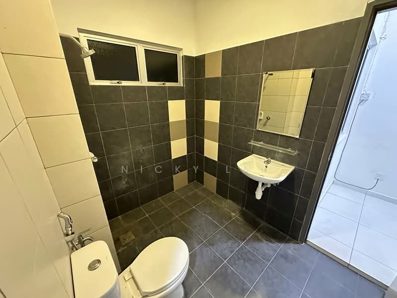 2-storey Terraced House for Sale in Bandar Tasik Puteri (Rawang) - Nicky Lai - Bathroom - PropertyGuru.com.my