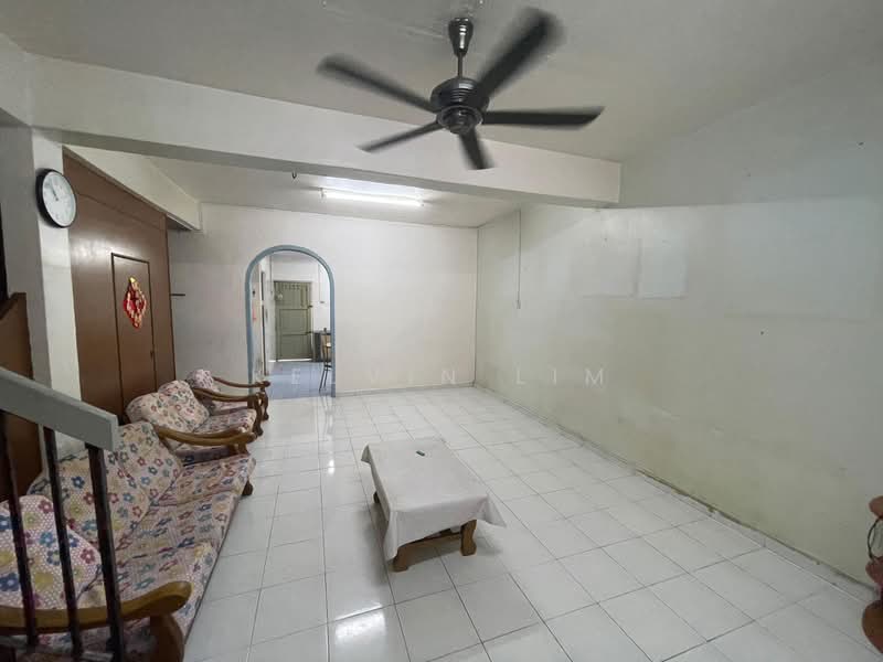 2-storey Terraced House for Sale in Bandar Selesa Jaya (Skudai) - Kelvin Lim - Living Room - PropertyGuru.com.my