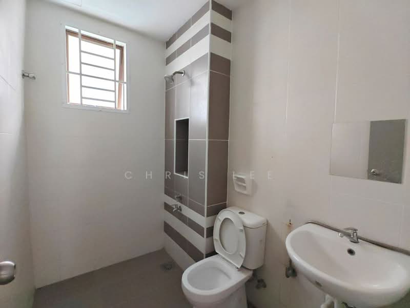 Rumah Teres untuk Dijual di Bandar Dato Onn (Tebrau) - Chris Lee - Bathroom - PropertyGuru.com.my