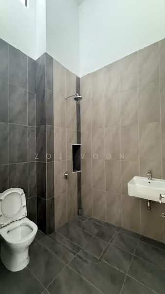 Cluster House for Sale in Setia Tropika (Johor Bahru) - Zoe Voon - Bathroom - PropertyGuru.com.my