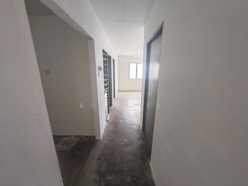 Apartment for Sale at Kenanga Apartment - Bobo Lee - Corridor - PropertyGuru.com.my
