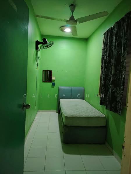 Pangsapuri untuk Disewa di Villa Krystal @ Bandar Selesa Jaya - Calley Chin - Bedroom - PropertyGuru.com.my