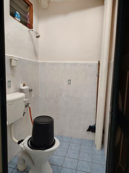 Pangsapuri untuk Disewa di Villa Krystal @ Bandar Selesa Jaya - Calley Chin - Bathroom - PropertyGuru.com.my