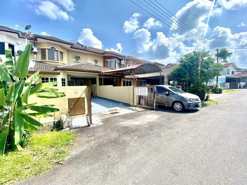 Rumah Teres 2 Tingkat untuk Dijual di Taman Saujana Impian (Kajang) - Azli Ibrahim - Exterior - PropertyGuru.com.my