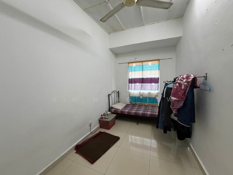 Rumah Teres 2 Tingkat untuk Dijual di Taman Bukit Desa (Kepong) - Kim Meng Lew - Bedroom - PropertyGuru.com.my