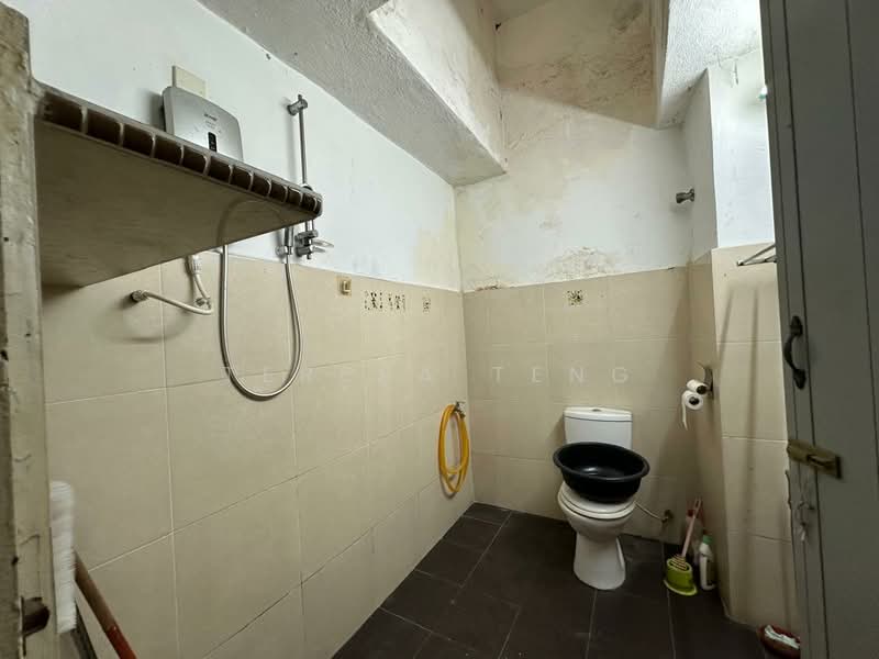 1-storey Terraced House for Sale in Taman Klang Jaya (Klang) - Teresa Teng - Bathroom - PropertyGuru.com.my