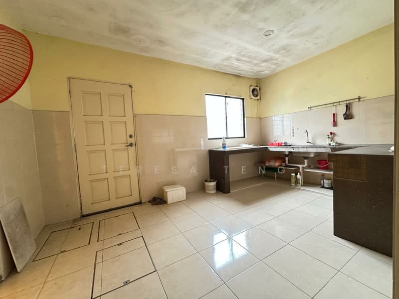 1-storey Terraced House for Sale in Taman Klang Jaya (Klang) - Teresa Teng - Kitchen - PropertyGuru.com.my