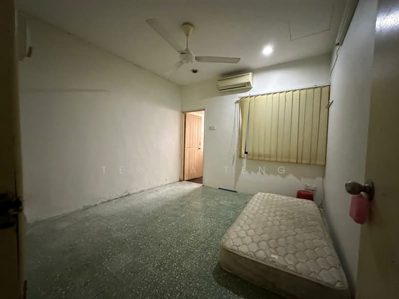 1-storey Terraced House for Sale in Taman Klang Jaya (Klang) - Teresa Teng - Bedroom - PropertyGuru.com.my