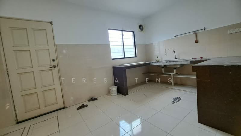 1-storey Terraced House for Sale in Taman Klang Jaya (Klang) - Teresa Teng - Kitchen - PropertyGuru.com.my