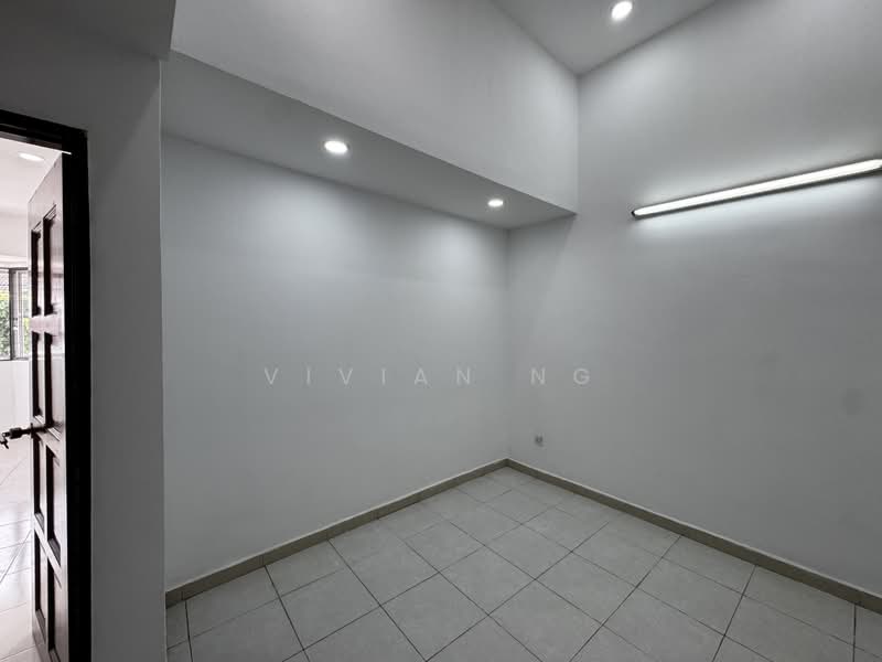 Rumah Teres untuk Dijual di Country Heights (Kajang) - Vivian Ng - Upper floor living - PropertyGuru.com.my