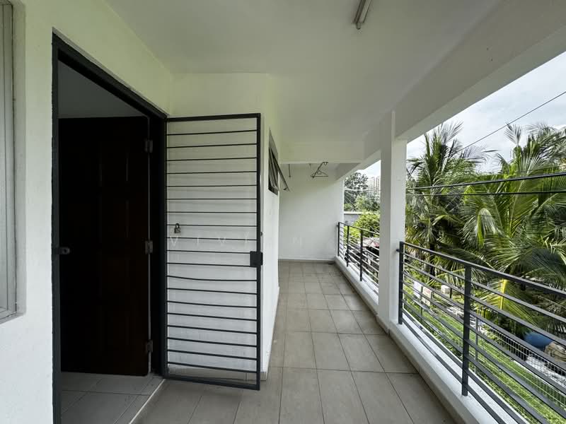 Rumah Teres untuk Dijual di Country Heights (Kajang) - Vivian Ng - Extended balcony - PropertyGuru.com.my