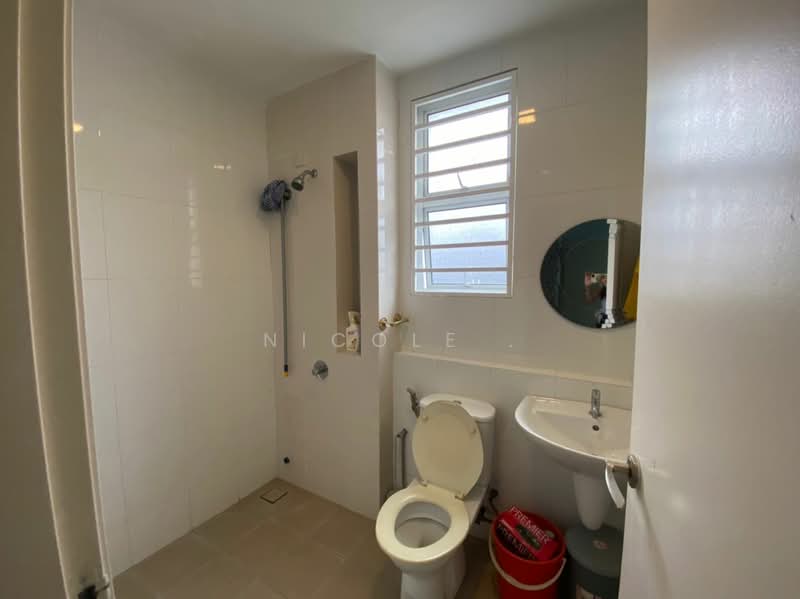 3-storey Terraced House for Sale in Perdana Residence 2 (Batu Caves) - Nicole . - Bathroom - PropertyGuru.com.my