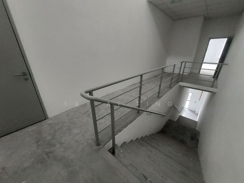 Kilang untuk Disewa di Taman Desa Cemerlang (Ulu Tiram) - Tay Ai Ting - Corridor - PropertyGuru.com.my