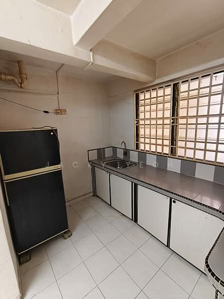 Rumah Flat untuk Dijual di Taman Koperasi Jelutong - Jacky Yeoh - Kitchen - PropertyGuru.com.my