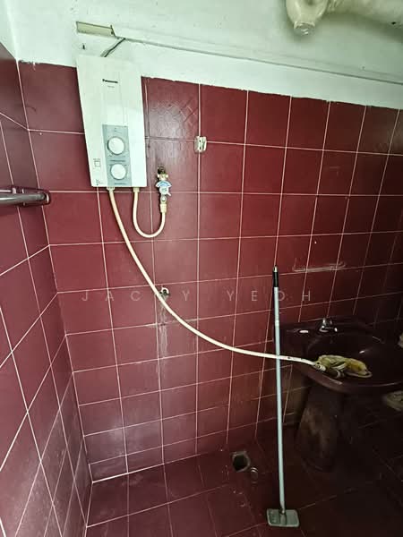 Rumah Flat untuk Dijual di Taman Koperasi Jelutong - Jacky Yeoh - Bathroom - PropertyGuru.com.my