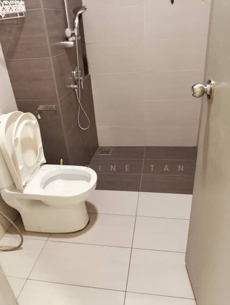 Servis Apartment untuk Disewa di Cybersquare - Charine Tan - Bathroom - PropertyGuru.com.my