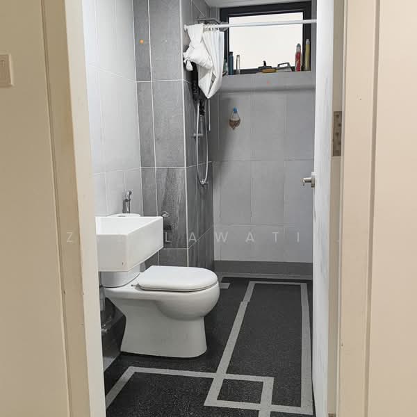 Servis Apartment untuk Dijual di Eclipse Residence @ Pan'gaea - Zalelawati . - Bathroom - PropertyGuru.com.my