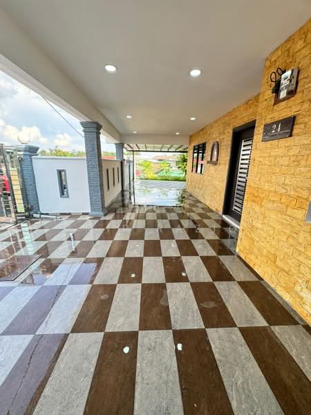 Rumah Teres 1 Tingkat untuk Dijual di Taman Ungku Tun Aminah (Skudai) - Amir Raziq - Exterior - PropertyGuru.com.my