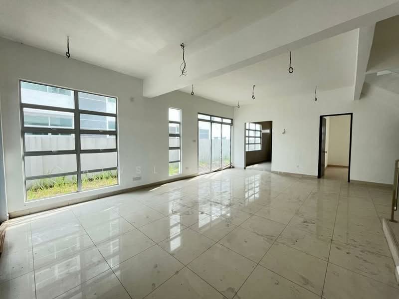 Rumah Berkembar untuk Dijual di Taman Klebang Perdana (Chemor) - Ainsley Thong - Living Room - PropertyGuru.com.my